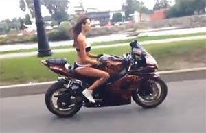 Bikini-Girl-on-Motorcycle-Suzuki-GSX-R