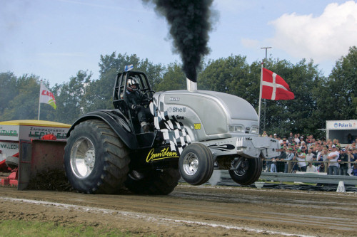 tractor-pulling