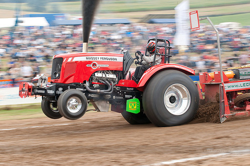 tractor-pulling