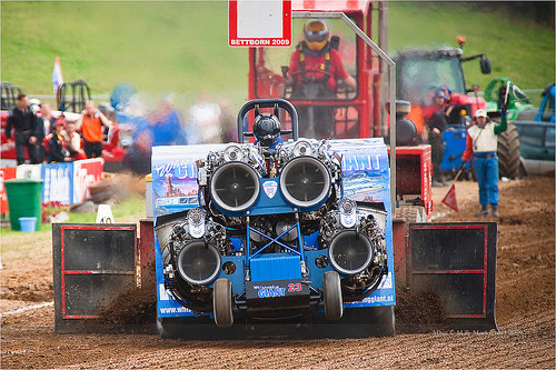 tractor-pulling