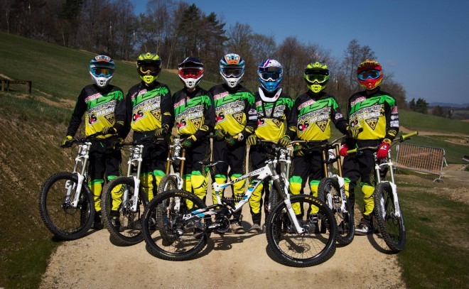 Team profil 1 Prilba