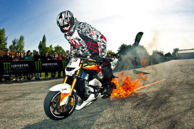 p1867jrtl6sg02l31nt148b3gj1k_L_770x512