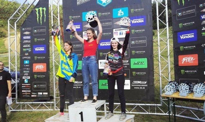 Laura Smolarova 2017 n