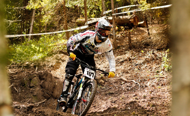 Jozef Ondič bang downhill team 2014